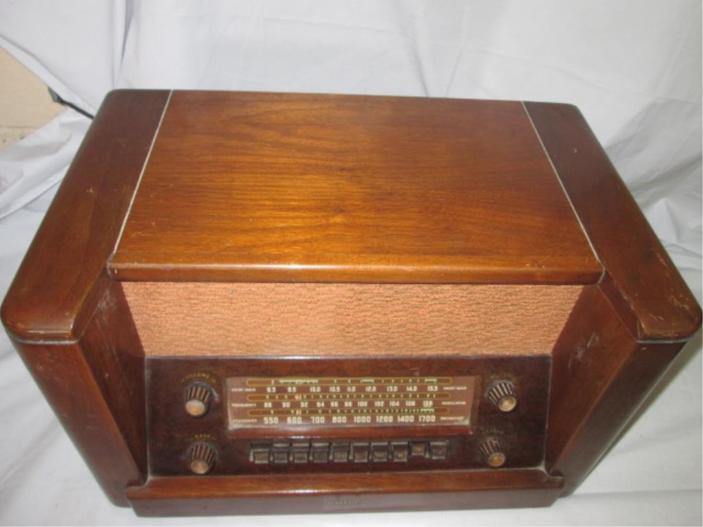 Philco Model 48-482 Radio