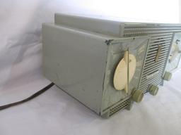 Zenith Model Y733 Radio