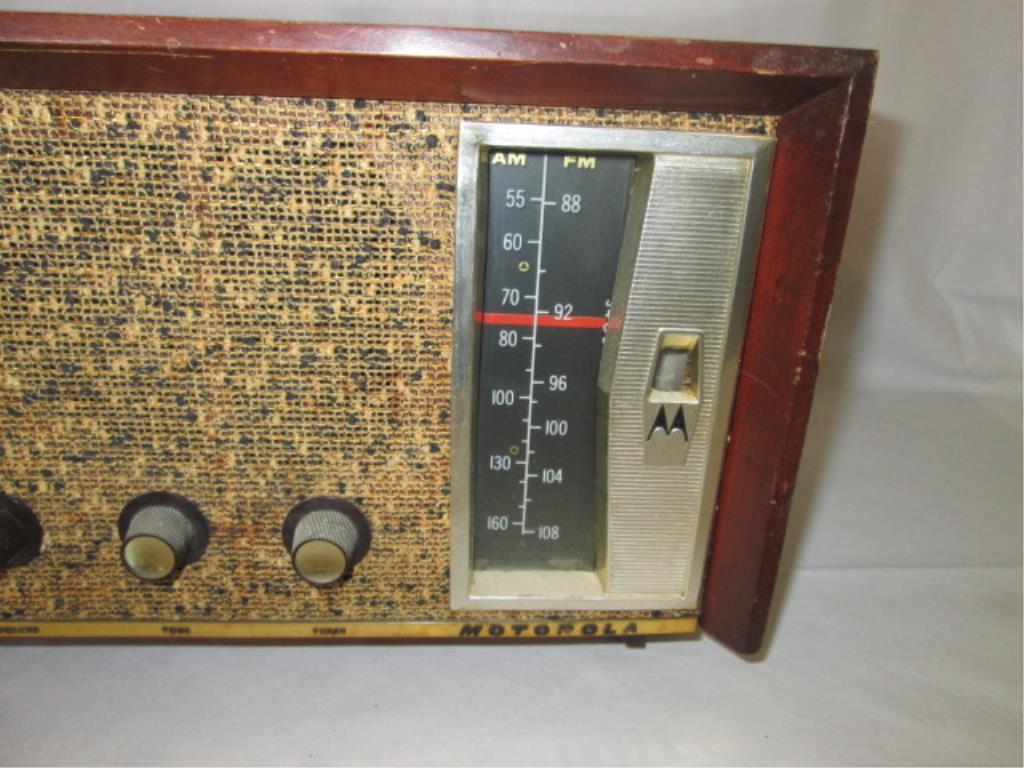 Motorola Model 10T28M Radio