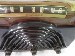 Crosley Model 9-102 Bakelite Radio