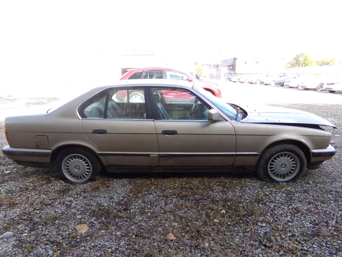 1990 BMW 525i