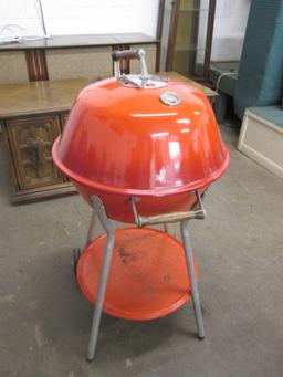 Retro Red/Orange Kettle Grill Weber?