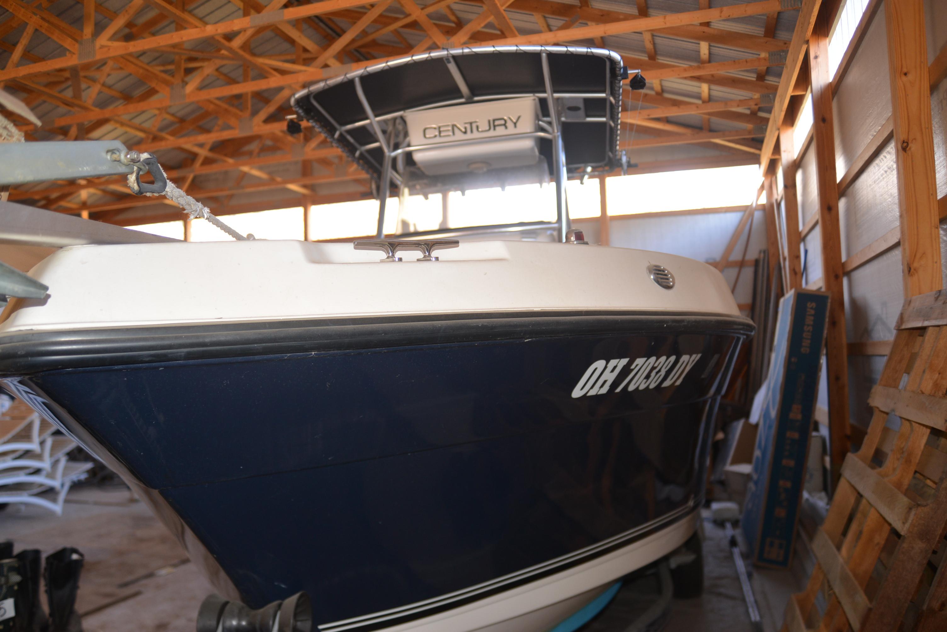 2006 Century Center Console 23' 2301 Boat