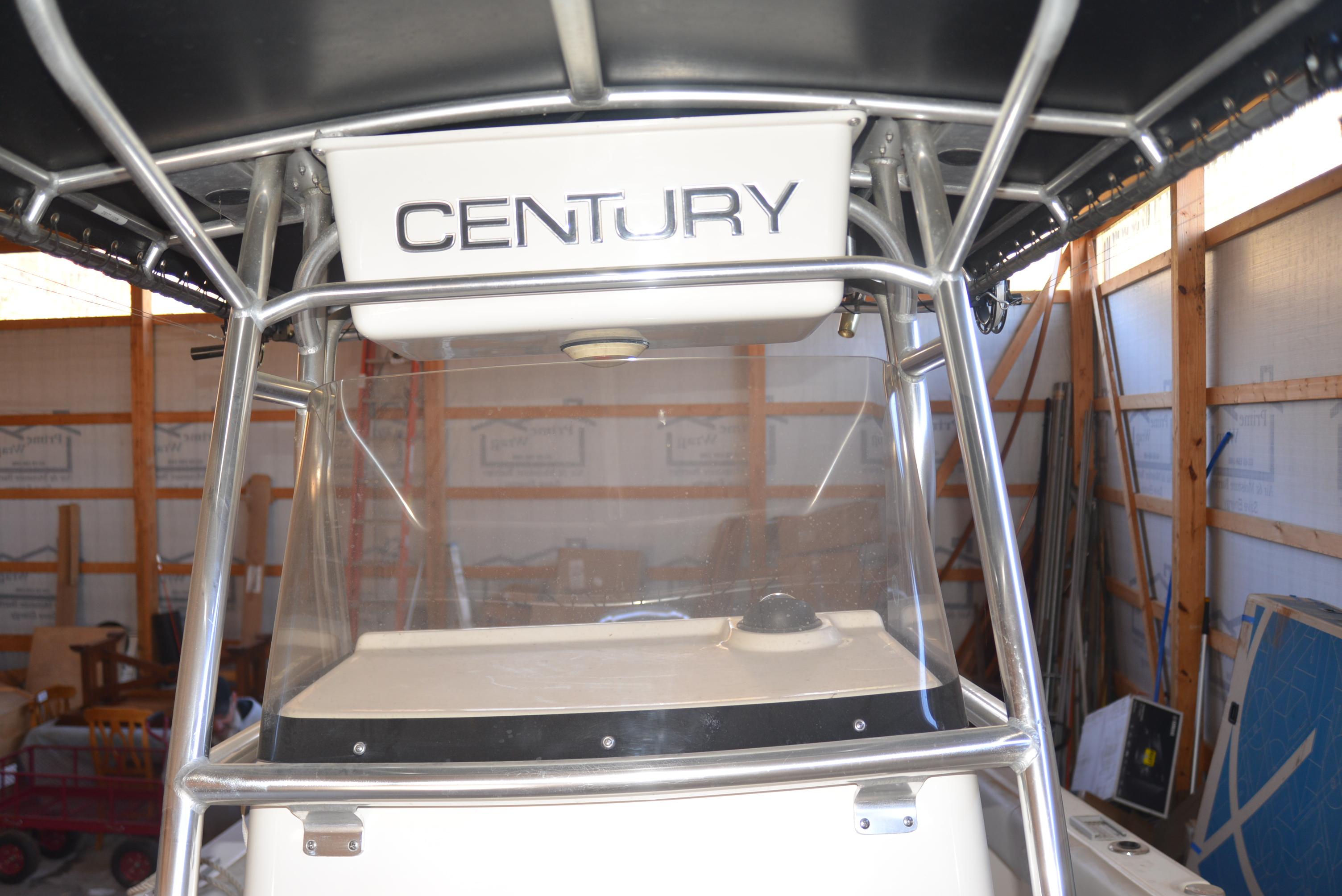 2006 Century Center Console 23' 2301 Boat
