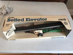 ERTL 1/16 BELTED ELEVATOR NIB