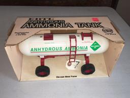 ERTL 1/16 ANHYDROUS AMMONIA TANK NIB