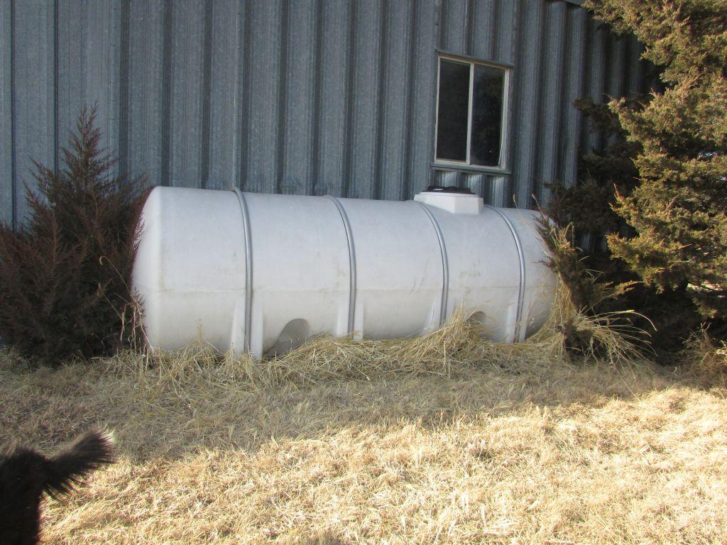 1,000 Gal Poly Water Hauling Tank