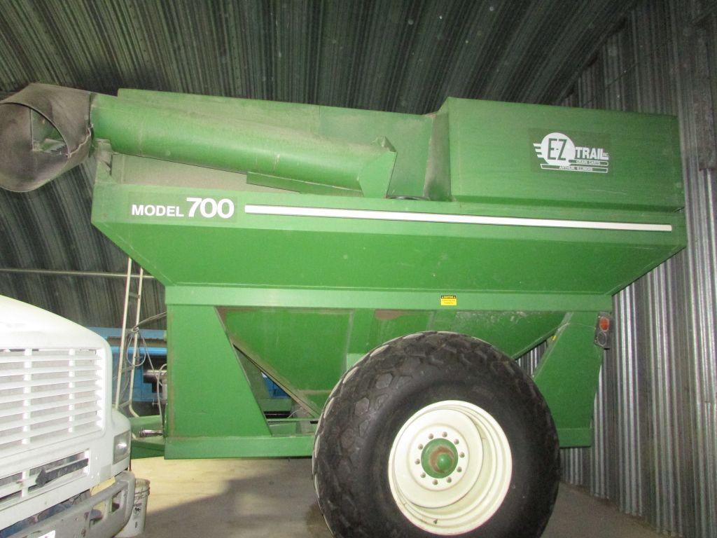 EZ Trail Model 700 PTO Grain Cart