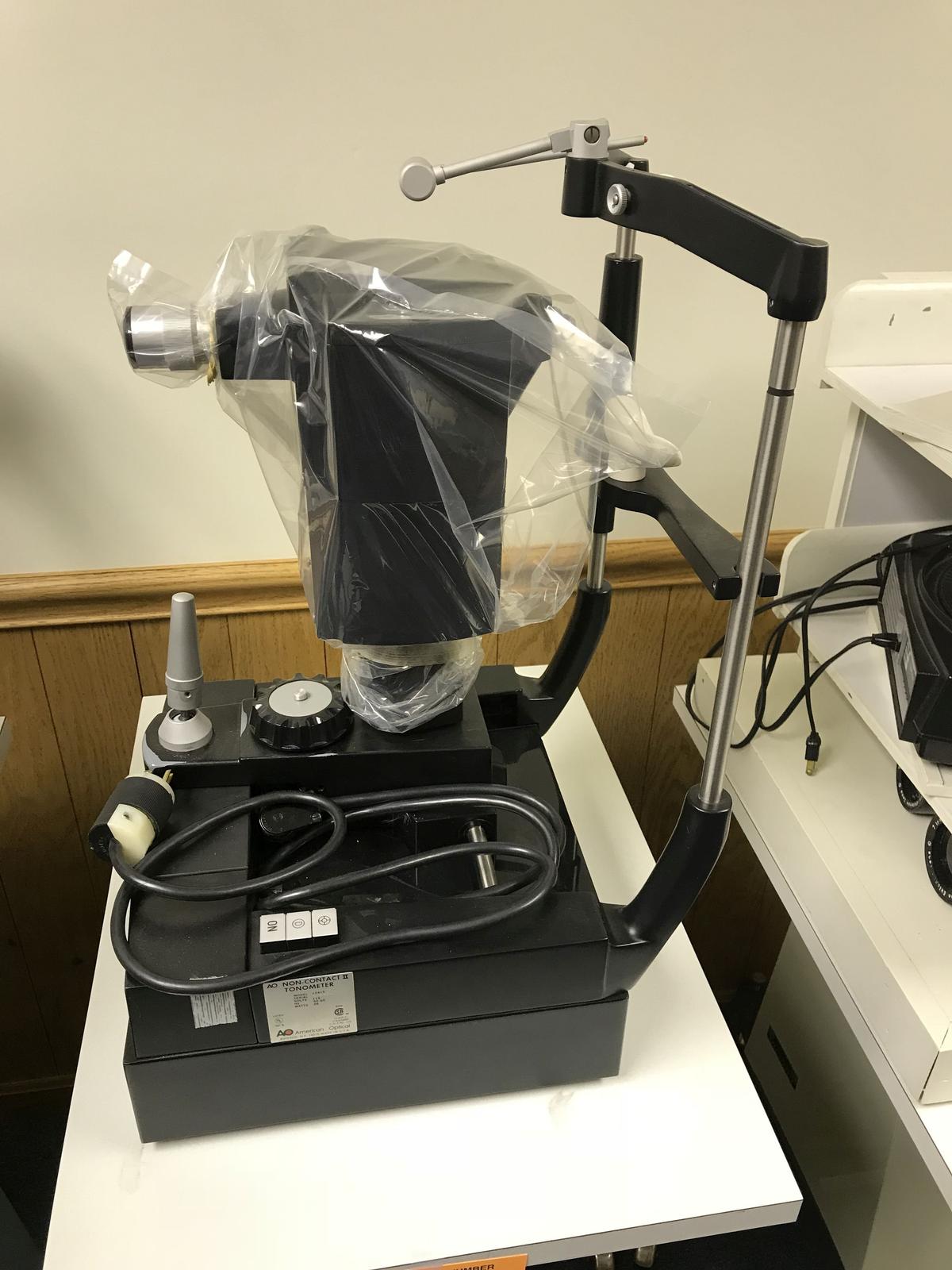 Am. Optical Tonometer w/ reliance cart  Model 12415