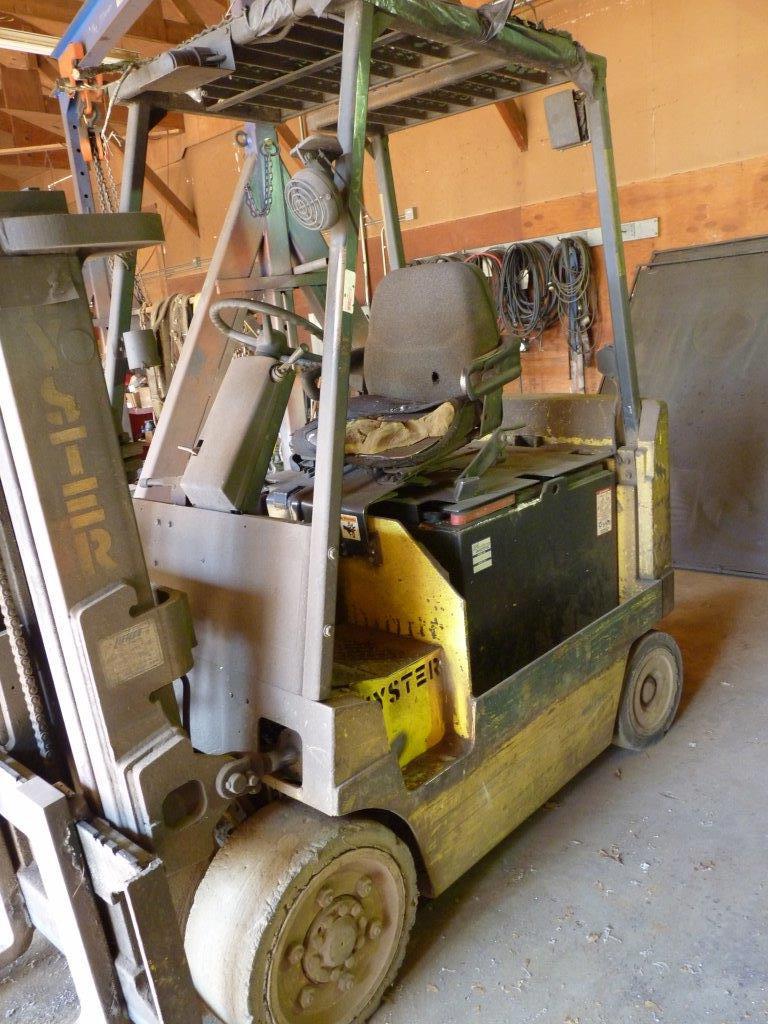 HYSTER Electric Fork Lift with Battery Charger-8,000 LBS Capacity. Battery Charger Serial No. 97H019