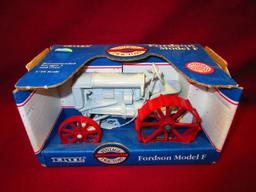 ERTL 1/16 FORDSON MODEL F TRACTOR  N.I.B.