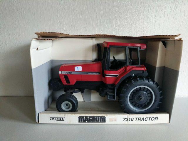 Case international magnum 7210 tractor 1/16 scale