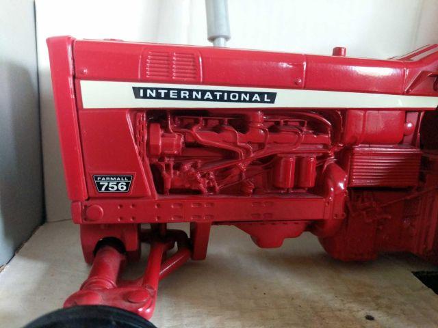 International 756 Tractor - 1/16 Scale