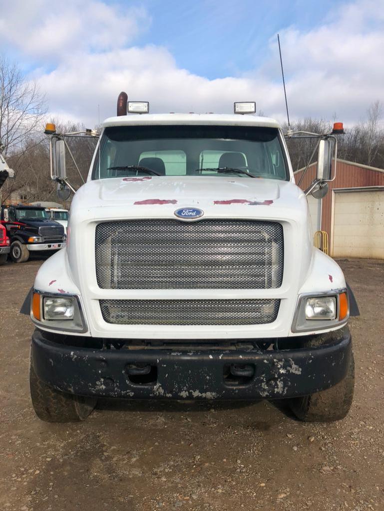 1997 Ford Louisville 6 axle dump truck (3688 hrs)