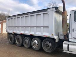 1997 Ford Louisville 6 axle dump truck (3688 hrs)