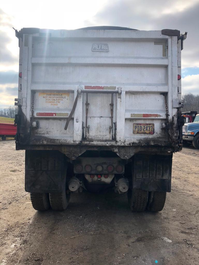 1997 Ford Louisville 6 axle dump truck (3688 hrs)