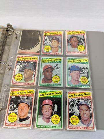 1956 - 1978 Baseball Binder - 300 Cards w/HOFers