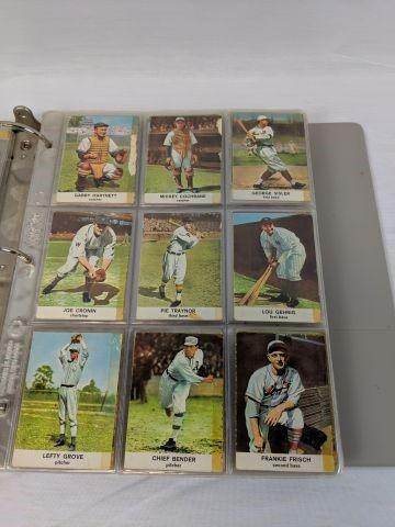 1956 - 1978 Baseball Binder - 300 Cards w/HOFers