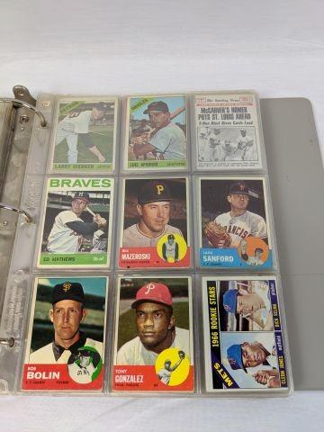 1956 - 1978 Baseball Binder - 300 Cards w/HOFers