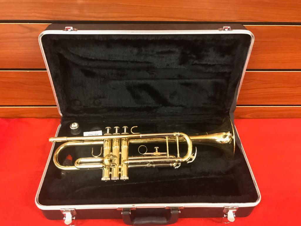Antiqua Trumpet with hard side case, ready to go