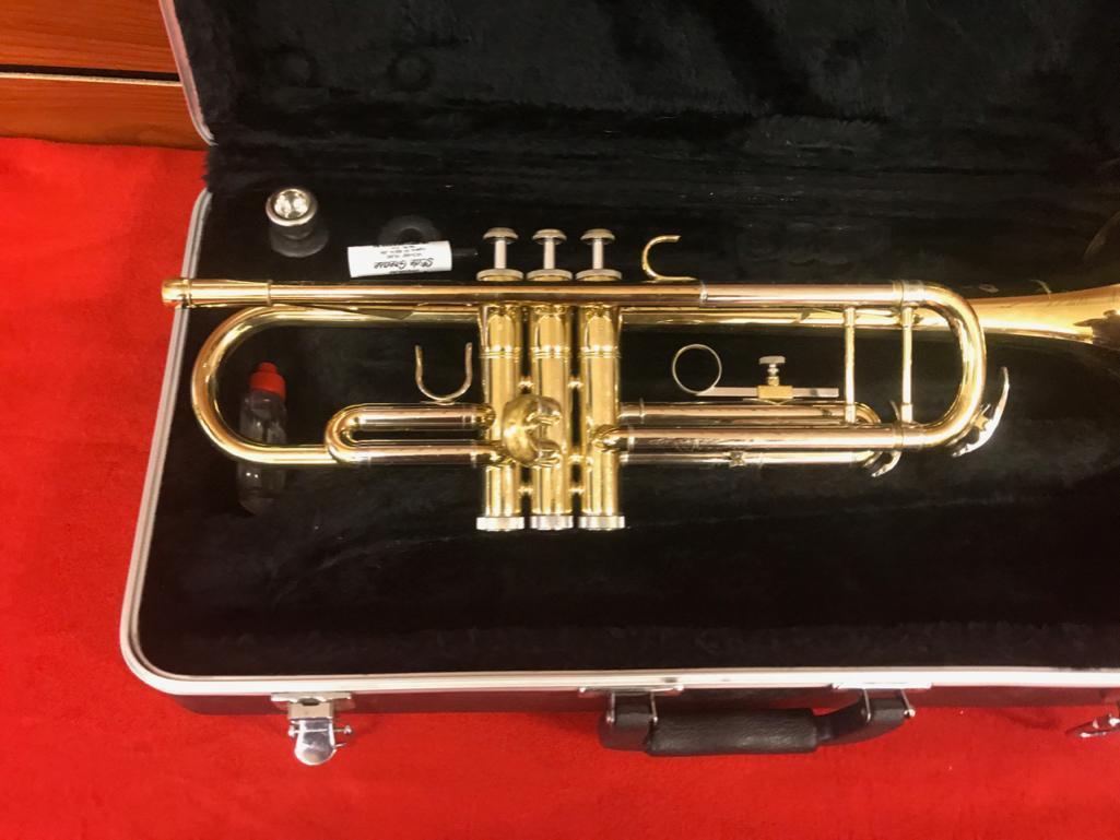 Antiqua Trumpet with hard side case, ready to go