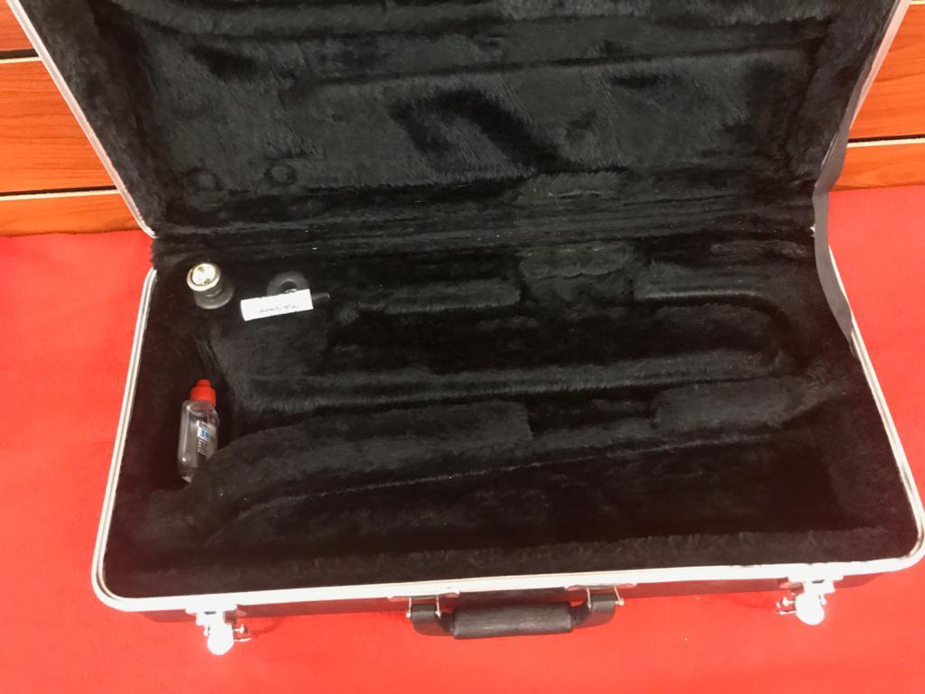 Antiqua Trumpet with hard side case, ready to go