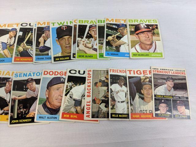 Lot of 25 Different 1964 Topps Baseball Cards