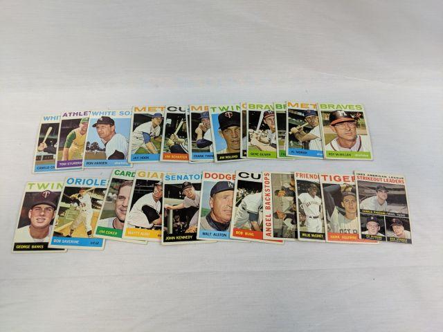 Lot of 25 Different 1964 Topps Baseball Cards