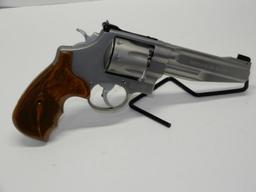 Smith & Wesson 627-5, 357 mag