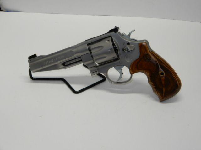 Smith & Wesson 627-5, 357 mag