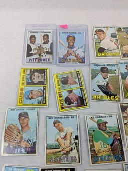 Ernie Banks, Willie Stargell plus 30 cards 1967