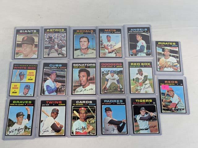 1971 Topps baseball lot of 17: With Dave Concepcion