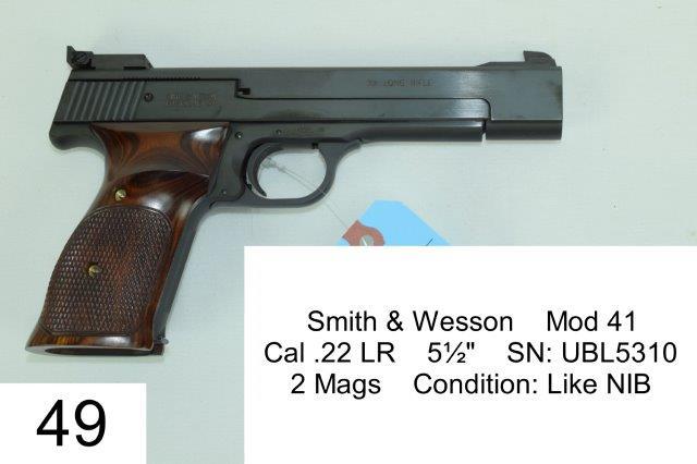 Smith & Wesson    Mod 41     Cal .22 LR    5½"    SN: UBL5310    2 Mags    Condition: Like NIB