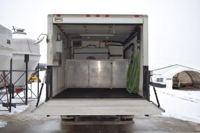 ’07 Chevy calf feeding box truck