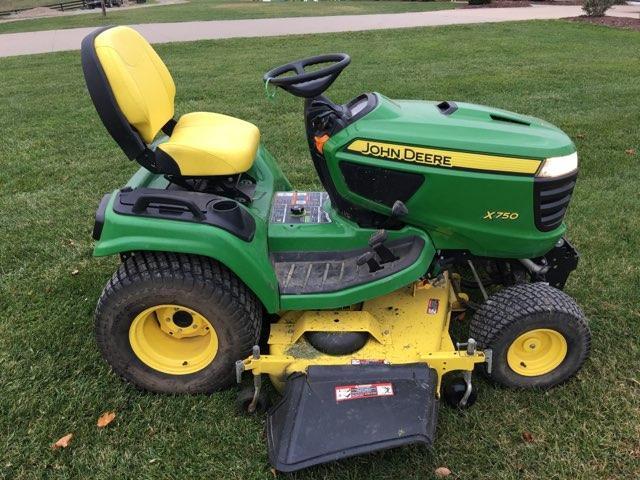 John Deere x750 Diesel lawn tractor 400 hours, 60? edge cut deck;