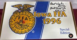 Farmall 706 Iowa FFA 1996 - 1/16 scale - signed by Ertl