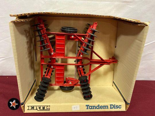 ERTL Tandem Disc - 1/16 scale