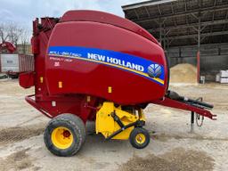 2014 New Holland 560 Round Baler