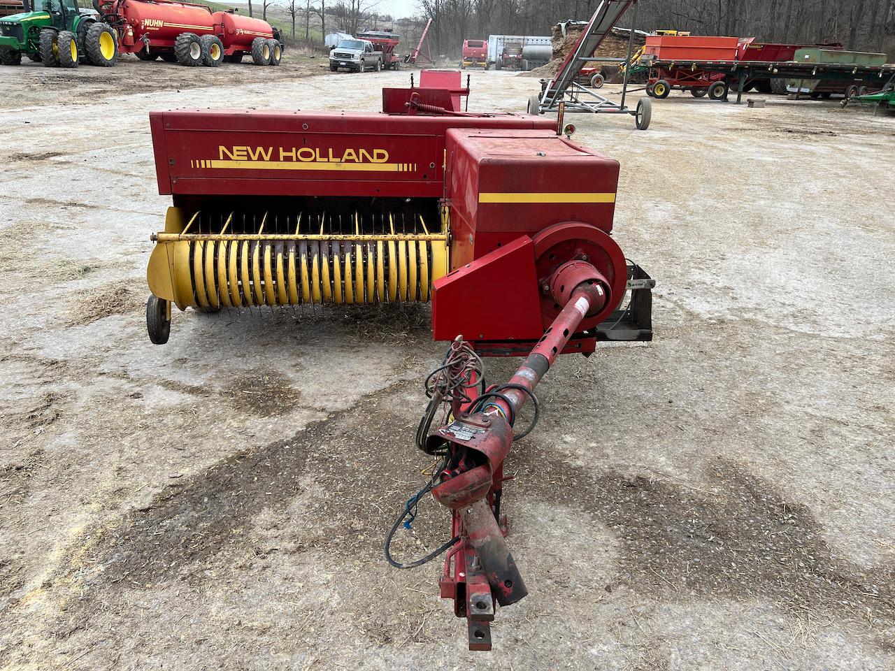 New Holland 570 Square Baler