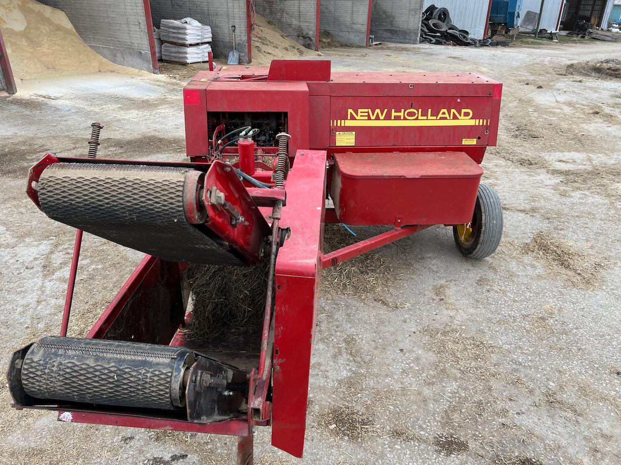 New Holland 570 Square Baler