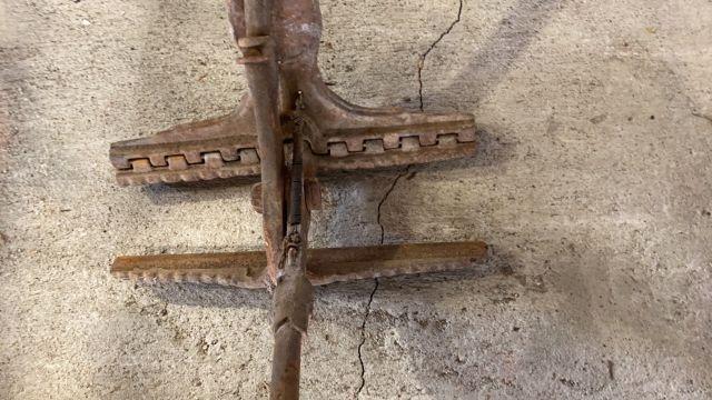Roofer Tongs