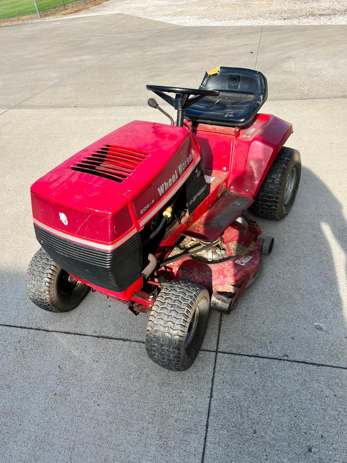 Wheel Horse 208-4 Model No. 3208B402. NEW BATTERY INCLUDED.