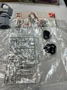 Vintage 1/25th Scale 1936 Ford Customizing model kit, appears contents are factory sealed, see pics