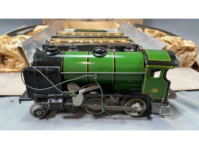 VINTAGE METTOY WIND-UP TRAIN SET, MADE IN GREAT BRITAIN