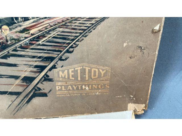 VINTAGE METTOY WIND-UP TRAIN SET, MADE IN GREAT BRITAIN