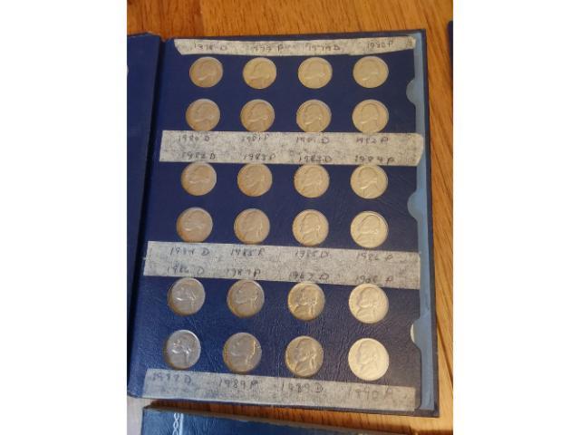 LOT OF NEWERR COIN SETS IN FOLDERS AND ALBUMS