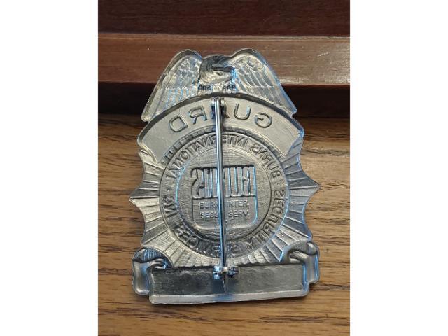 BURNS INTERNATIONAL SECURITY SERVICES GUARD BADGE