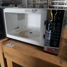 Oster microwave oven, 1000w, missing front glass