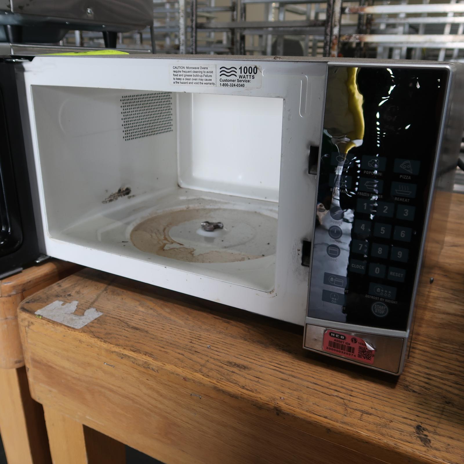 Oster microwave oven, 1000w, missing front glass