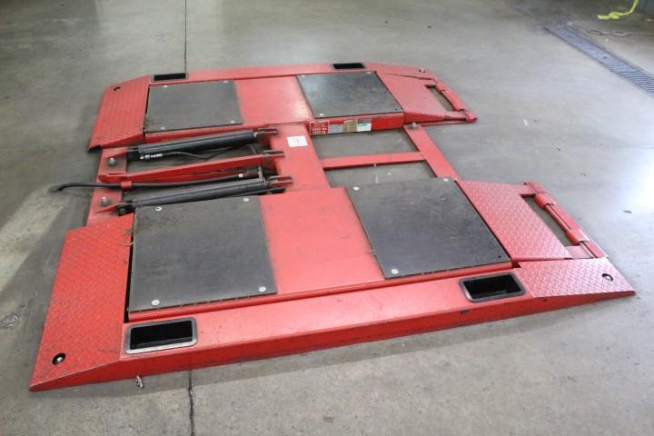 Wheeltronic Pad Lift. 10000lb Capacity, W/ 115 Volt Motor And Air Drill Stand - Model #  TC25-10 - S